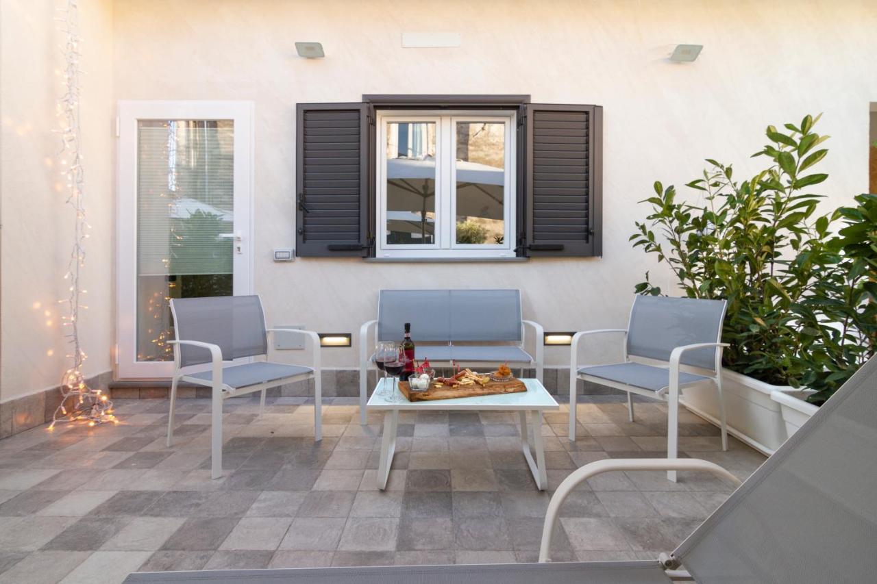 Elite House Parking Free Small Car Appartement Napels