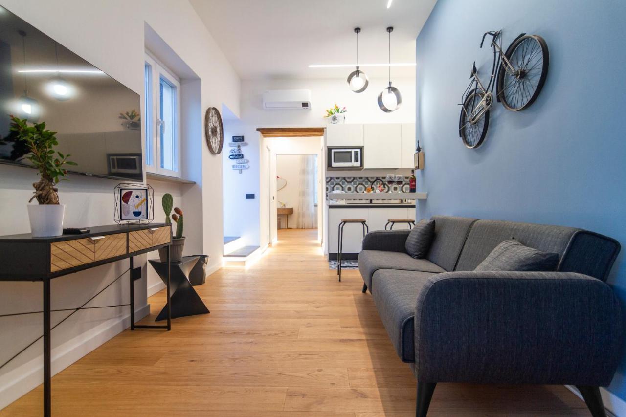 Elite House Parking Free Small Car Naples