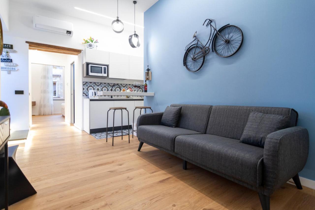 Elite House Parking Free Small Car Apartment Naples