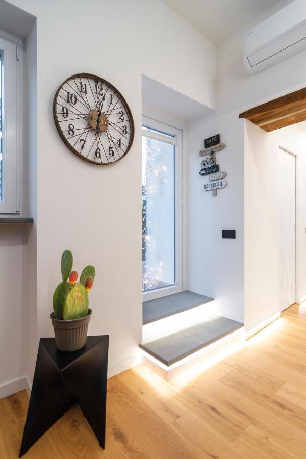 Elite House Parking Free Small Car Naples