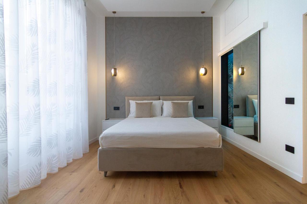 Elite House Parking Free Small Car Apartment Naples